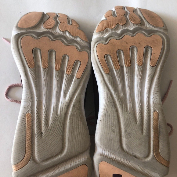 UNDER ARMOUR Performance Running Sneakers Burgundy Size 8 GUC $65 - Picture 3 of 10